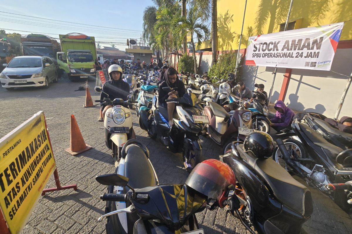 Antrean BBM Mengular di Makassar, Sekolah Daring dan ASN WFH Diberlakukan