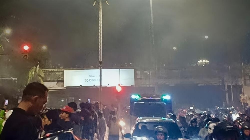 Demo 27 Agustus Belum Berakhir, Bentrokan Pecah di Slipi dan Pejompongan