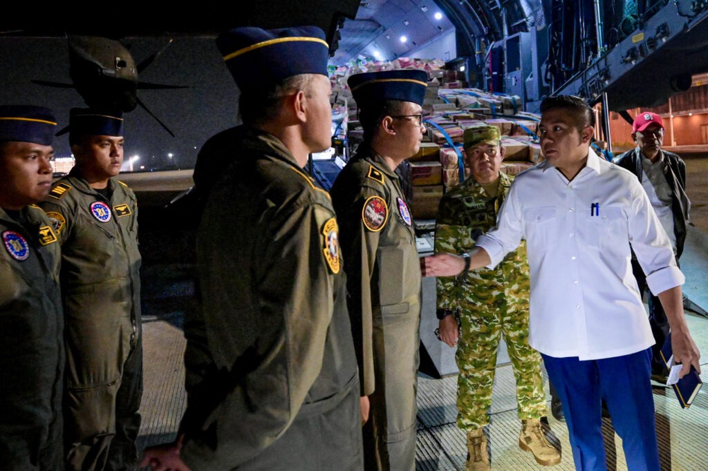 Pemerintah Kirim 253 Ton Bantuan, Logistik Gempa NTT Disalurkan Lewat Darat, Laut, dan Udara
