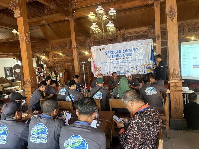BMKG Latih Warga Magetan Hadapi Gempa Lewat Simulasi Kebencanaan