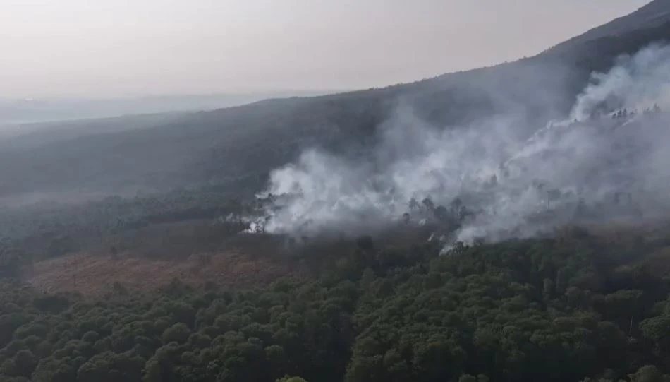 Padamkan Karhutla Gunung Ciremai, Pemprov Jabar Kerahkan Helikopter dan 500 Personel