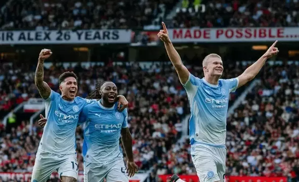 Main 10 Pemain, Manchester City Tundukkan MU 1-0 lewat Gol Haaland