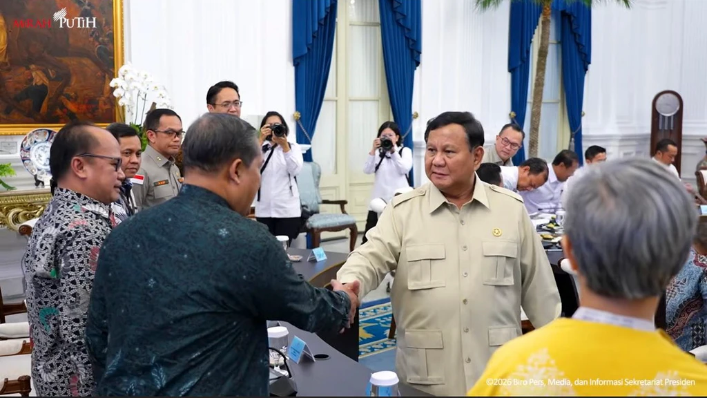 Prabowo Dorong Desa Jadi Garda Depan Mitigasi Karhutla dan Banjir