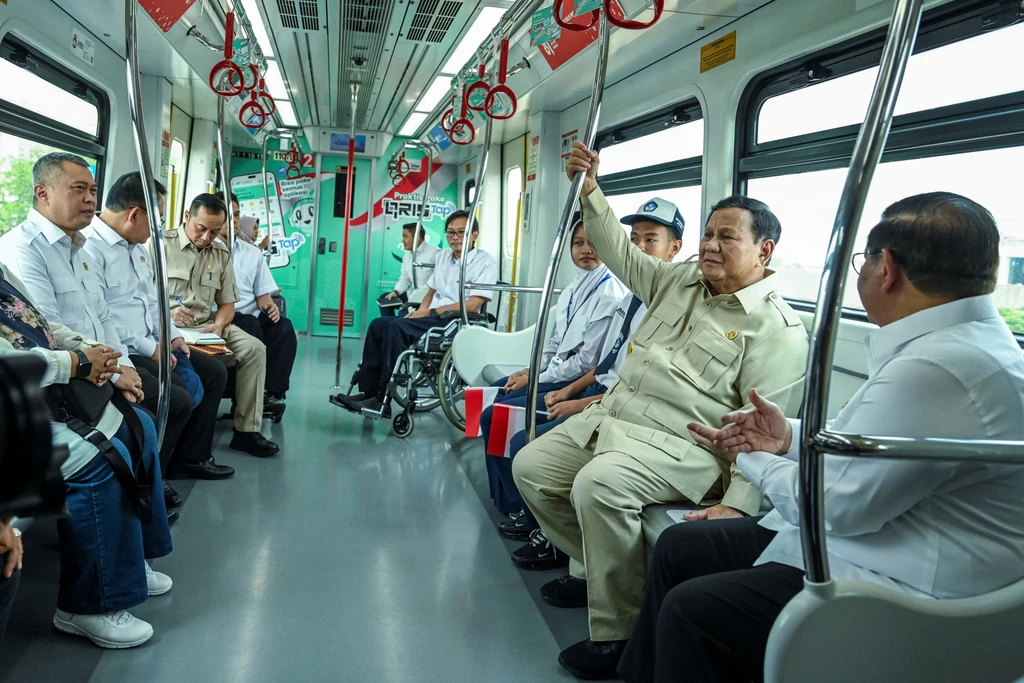 Gerindra Tegaskan Momen Prabowo-Pramono di LRT Bukan Pertemuan Politik