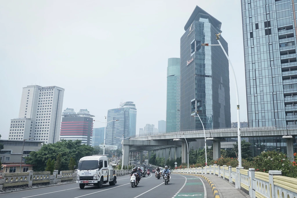 Kualitas Udara Jakarta Masuk Kategori Tidak Sehat, Langit Ibu Kota Berubah Kelabu