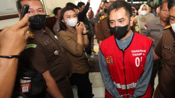 Bechi Bebas Bersyarat, Alasan Pemerintah dan Sorotan terhadap Perlindungan Korban